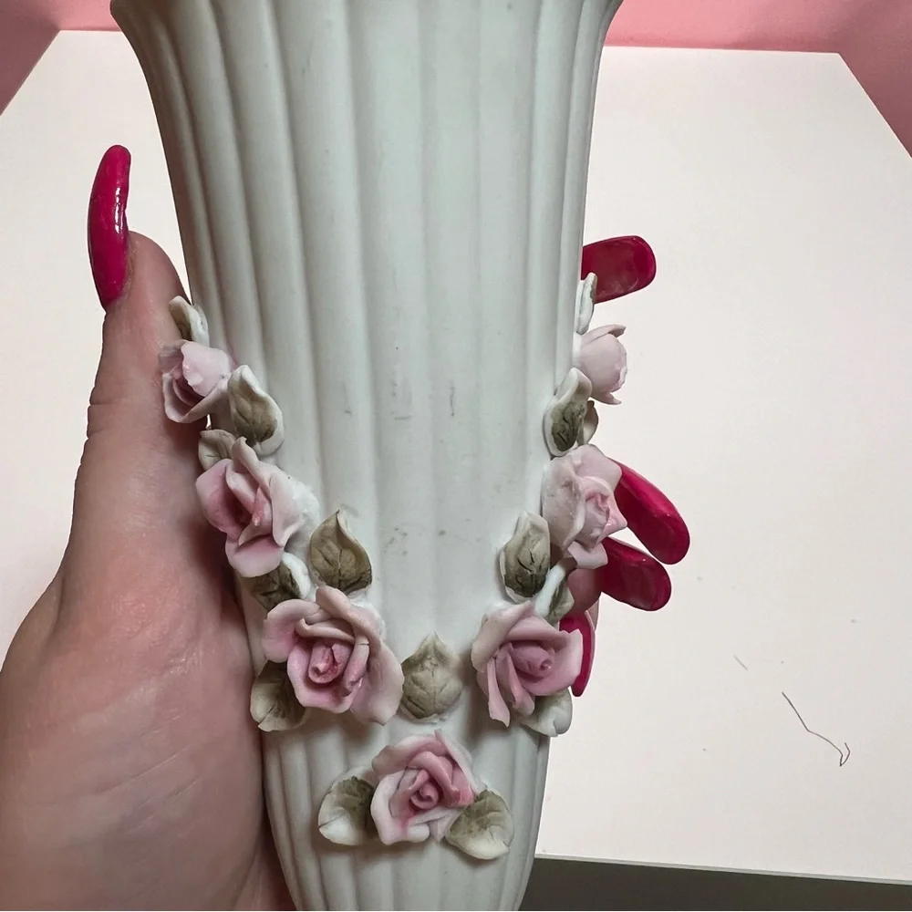Vintage retro pastel floral rose vase - Picture 7 of 8